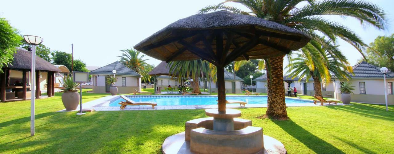 Kalahari Arms Hotel Khemsbok 외부 사진